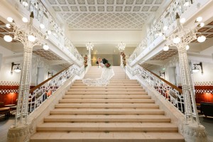 Izlandi-magyar esküvő a lépcsőn