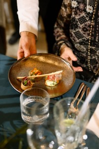 Izlandi-magyar esküvő a lépcsőn