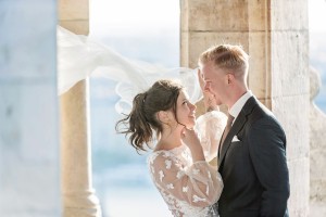 Izlandi-magyar esküvő a lépcsőn